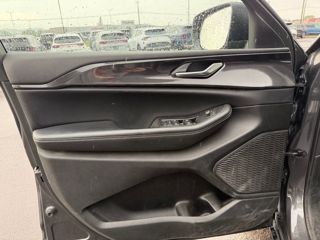 Used 2023 Gray Jeep Laredo image 41
