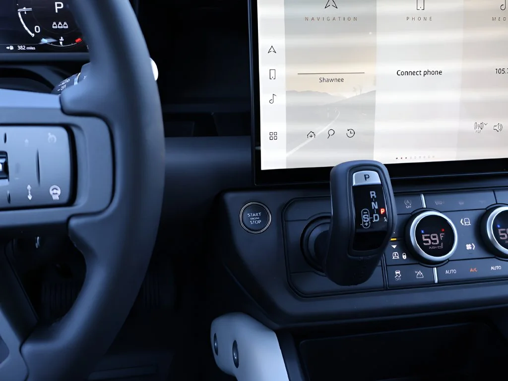 New 2026 Blue Land Rover X-Dynamic SE image 27