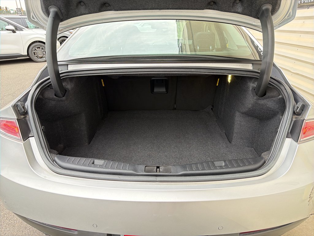Used 2013 Silver Lincoln Base image 11