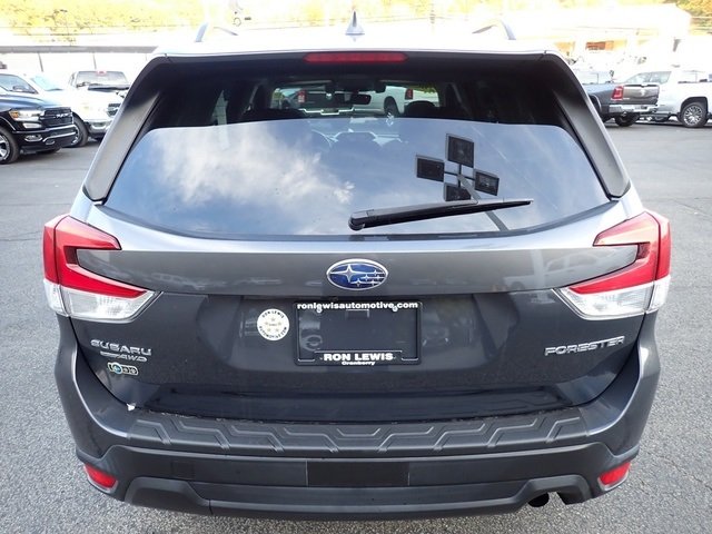 2020 Subaru Forester Premium photo 3