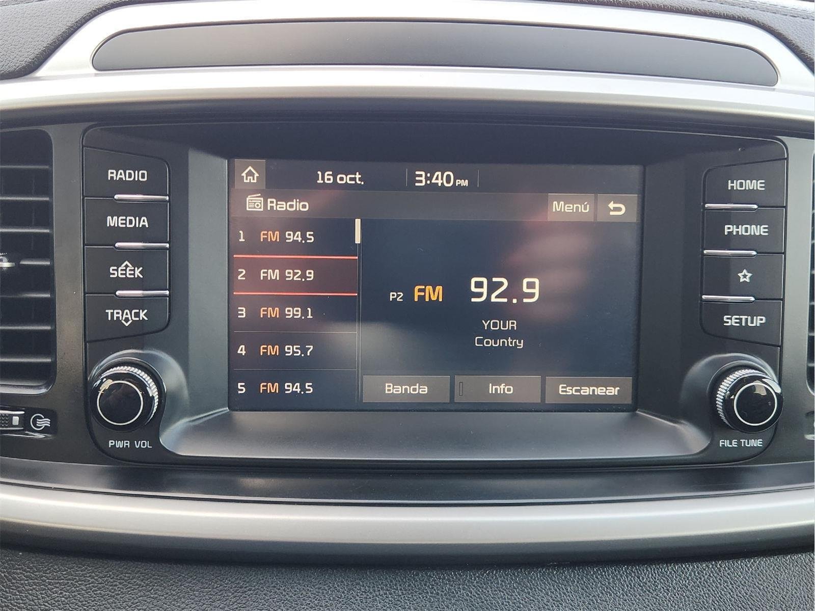 2020 Kia Sorento photo 17 of 33