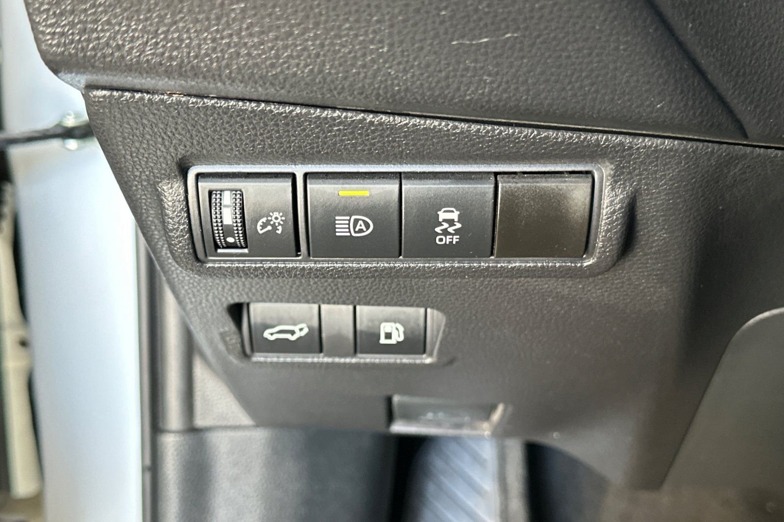 Used 2025 Beige Toyota Hybrid XSE image 29