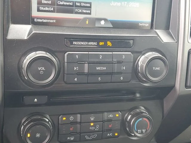 Used 2015 Ingot Silver Me Ford XL image 18