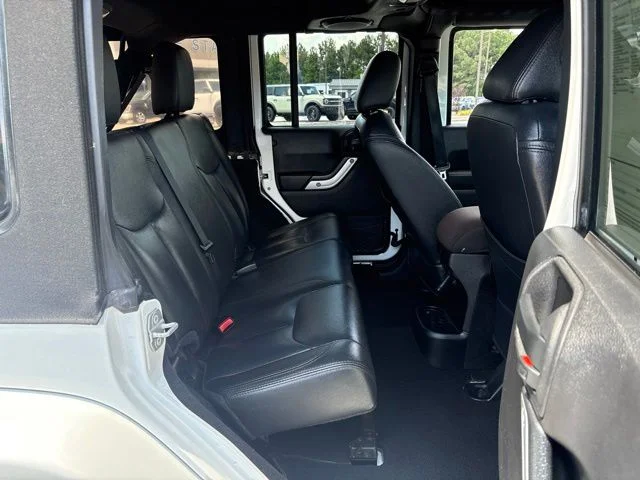 Used 2014 White Jeep Unlimited Sahara image 22