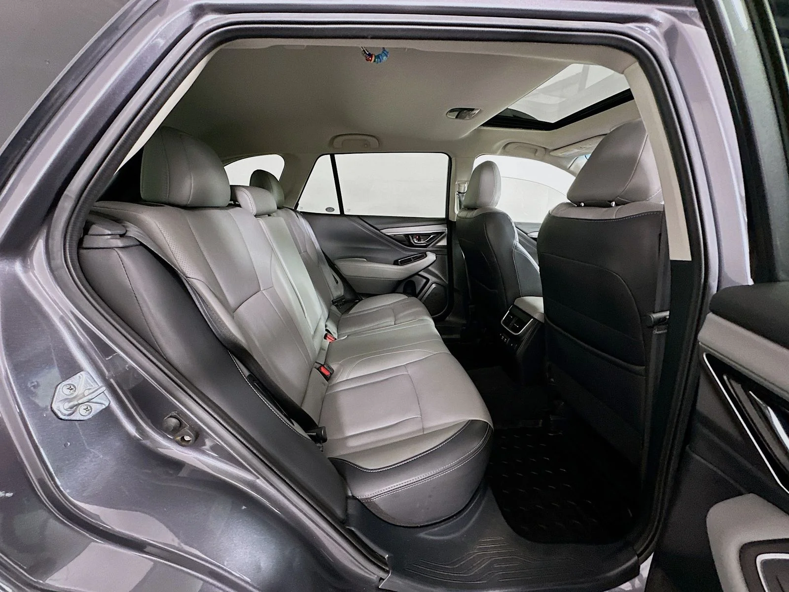 Used 2022 Magnetite Gray Metallic Subaru Limited image 30