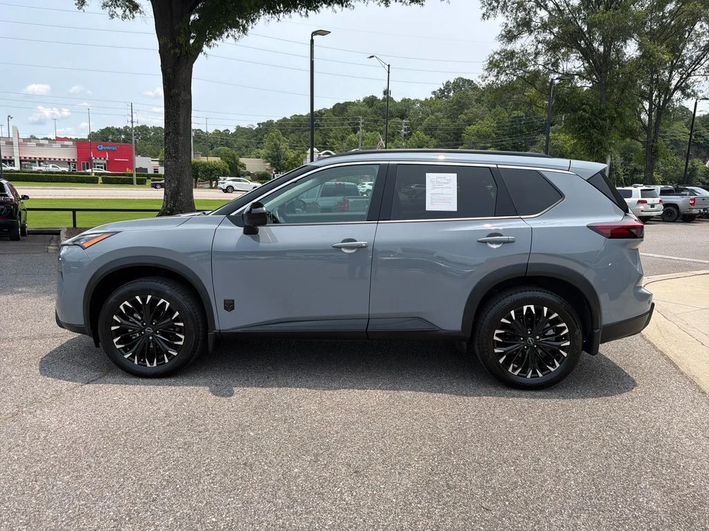 Used 2026 Boulder Gray Pearl Nissan Dark Armor image 14