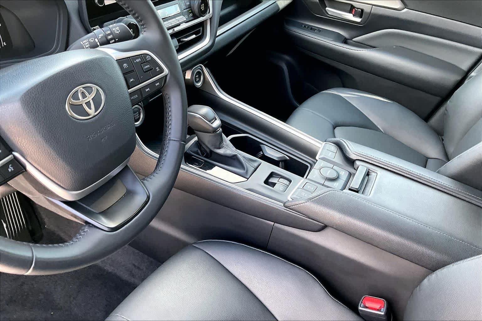 Used 2026 Midnight Black Metallic Toyota XLE image 16