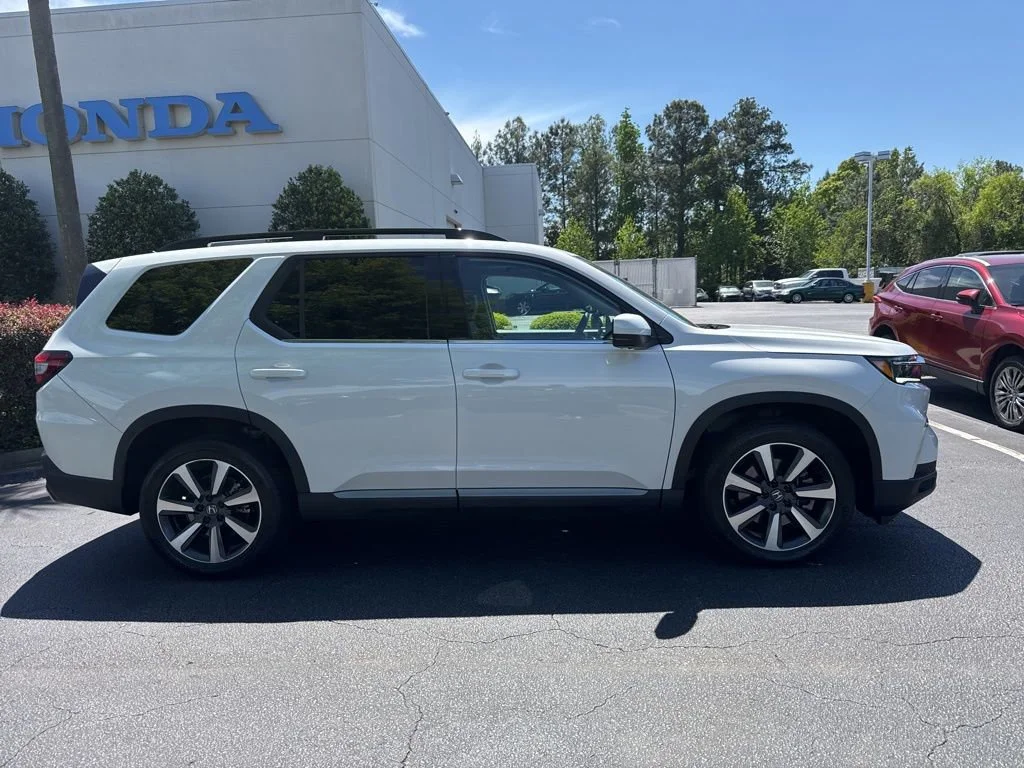 Certified Used 2023 Platinum White Pearl Honda AWD ELITE image 35