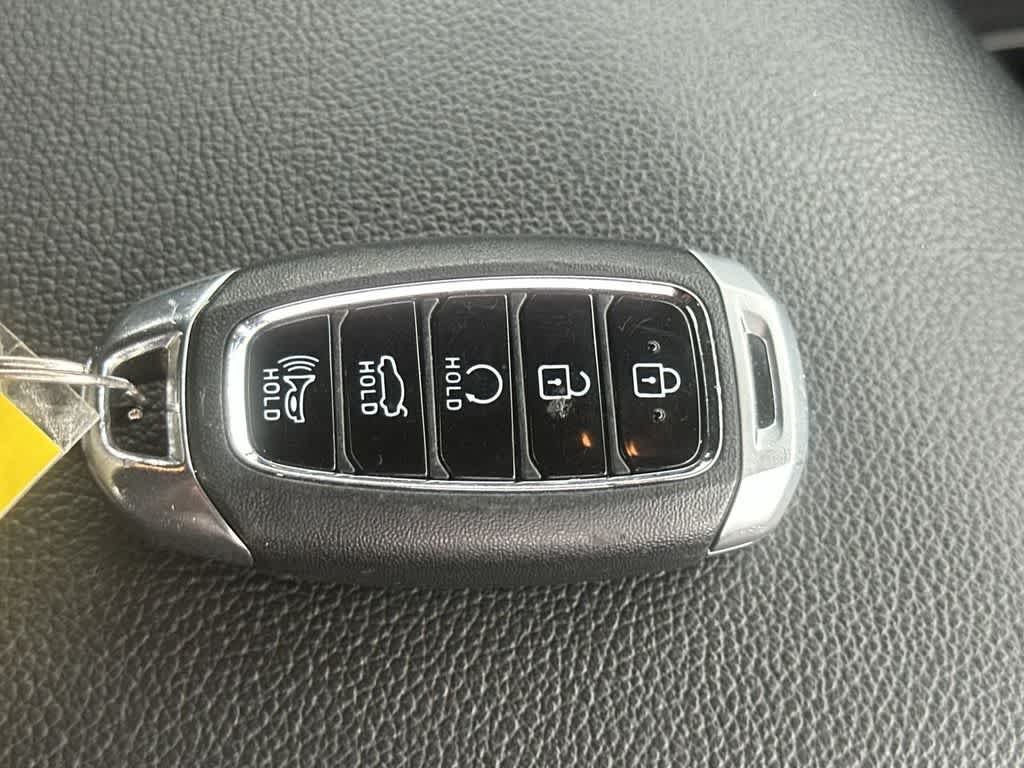 Used 2023 Scarlet Red Pearl Hyundai SEL image 28