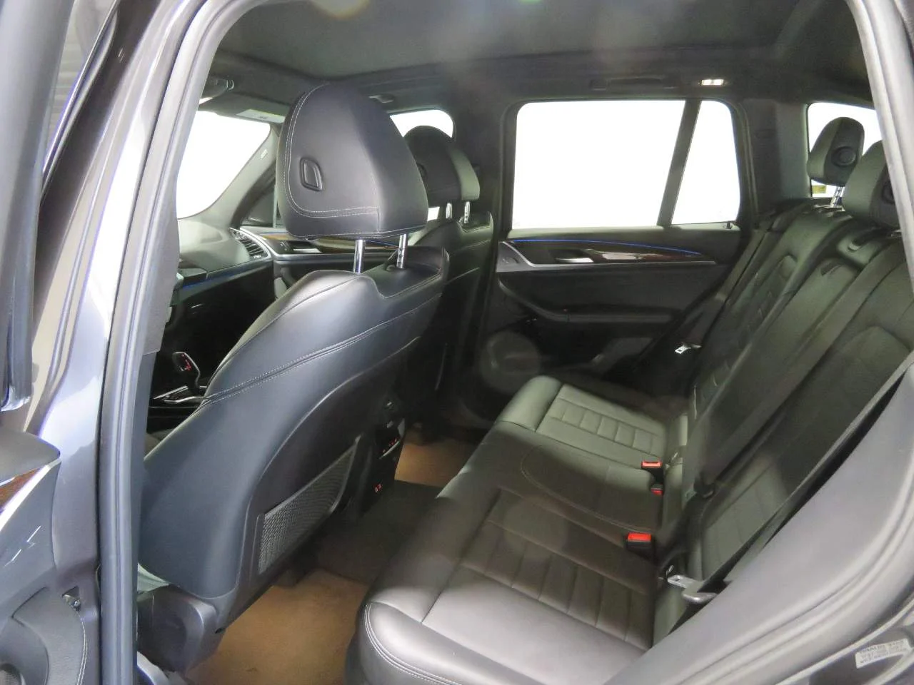 Used 2020 Dark Graphite Metallic BMW xDrive30e image 14