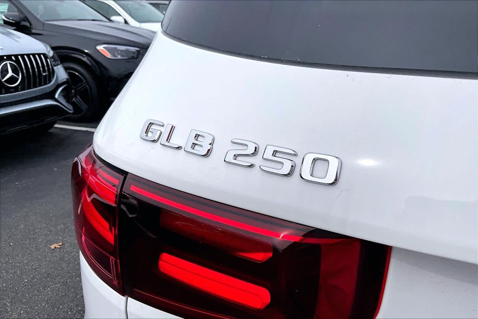 New 2026 Polar White Mercedes-Benz GLB 250 image 7