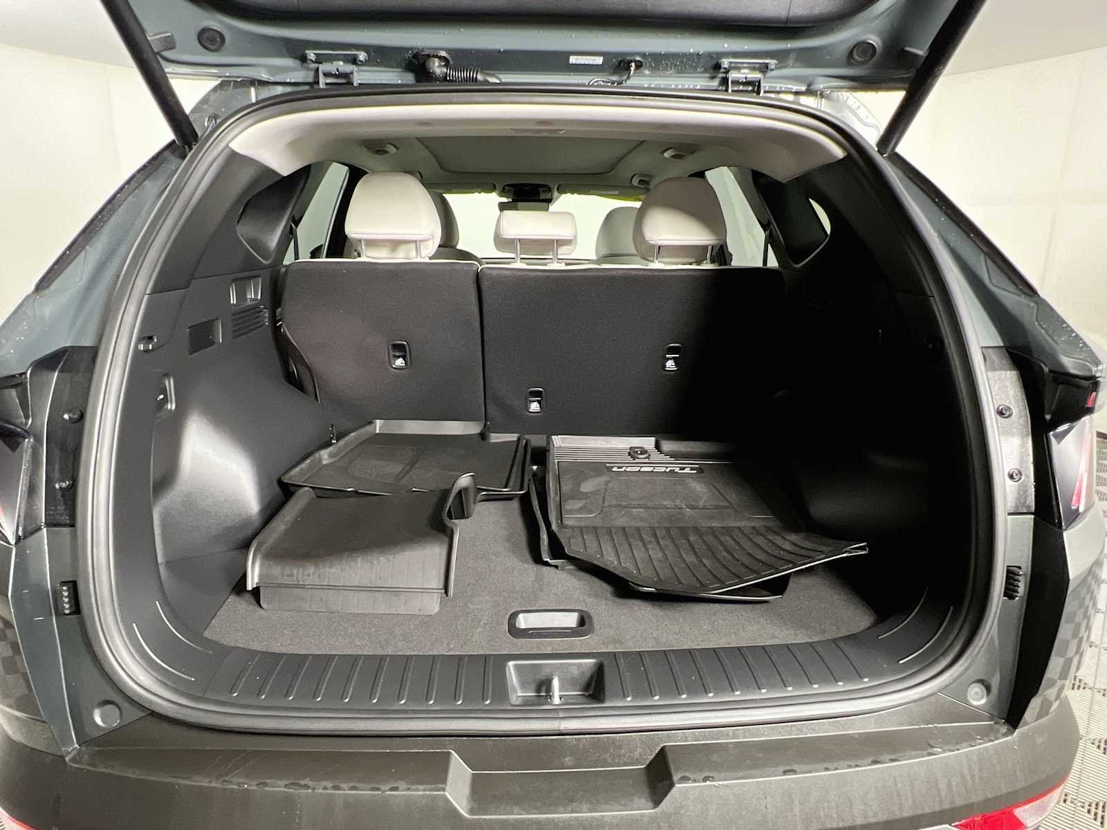 Used 2024 Amazon Gray Hyundai SEL Convenience image 28