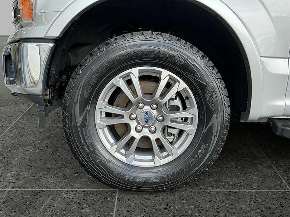 Used 2019 Silver Ford LARIAT image 14