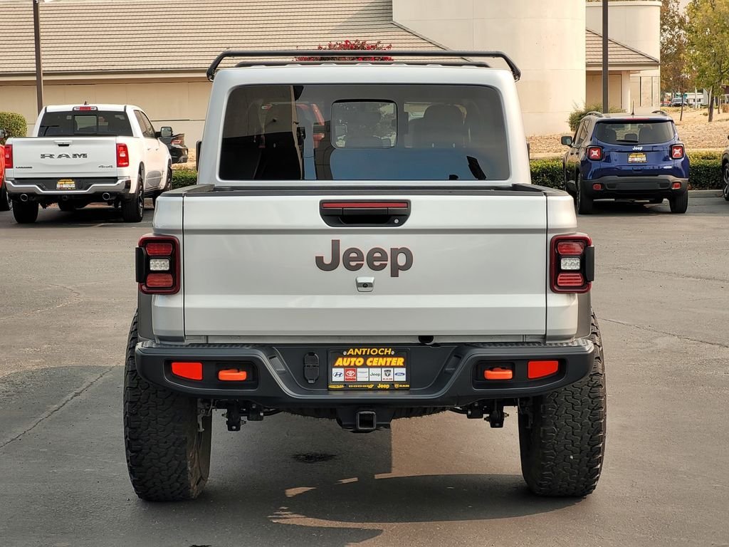 Used 2023 Silver Jeep Mojave image 5