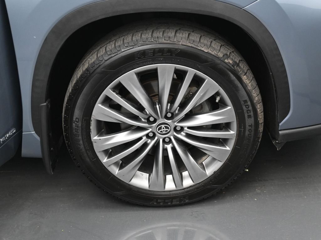 Used 2020  Toyota Platinum image 41