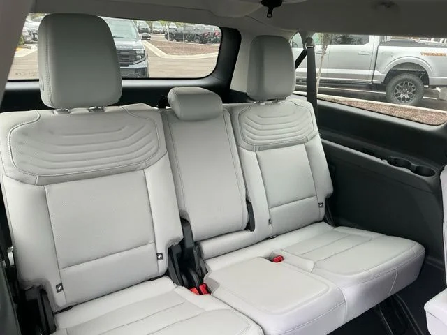 New 2026 Space Silver Metallic Ford MAX Platinum® image 34