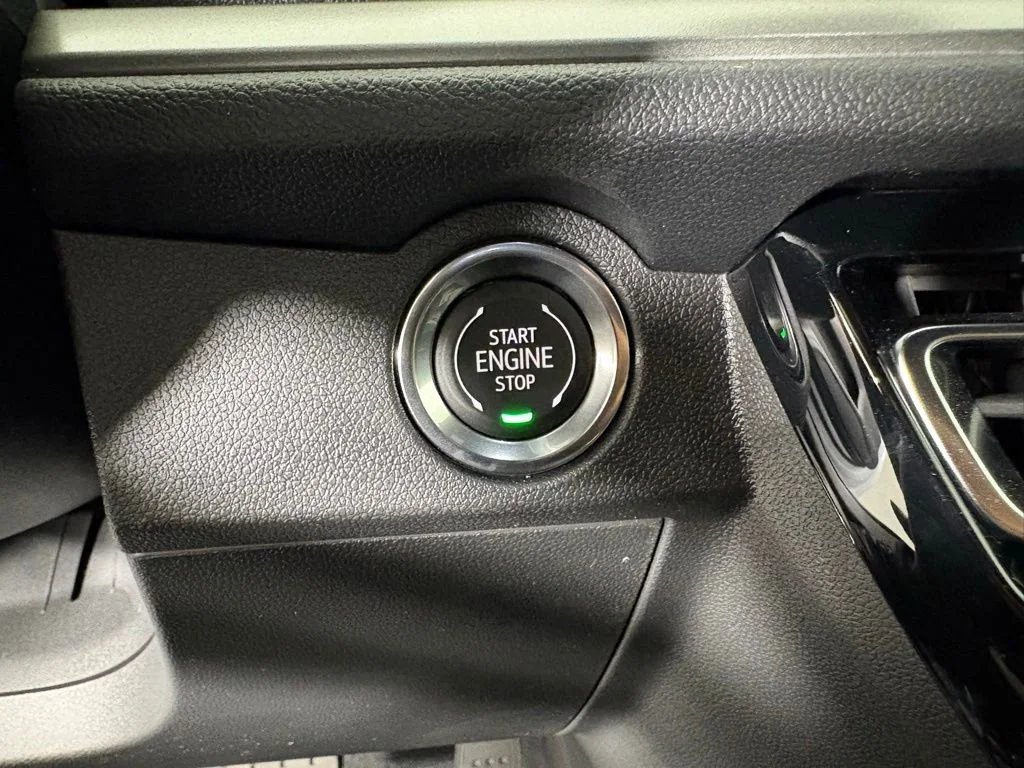 New 2026 Summit White Chevrolet LT image 31