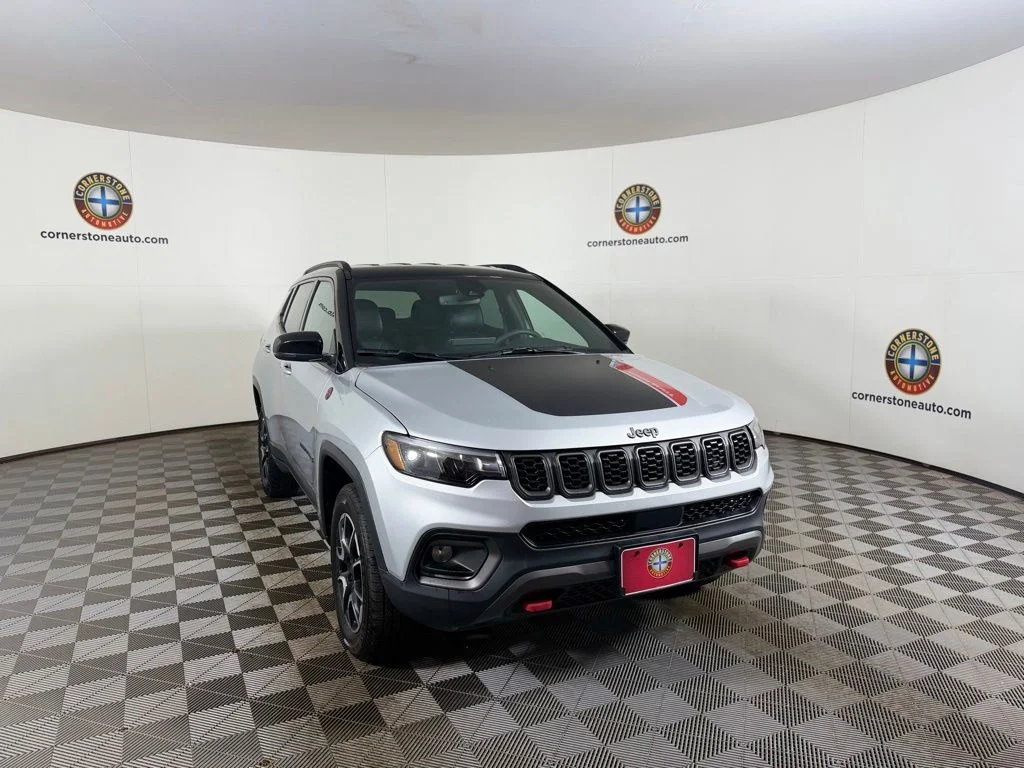Used 2025 Silver Jeep Trailhawk image 16