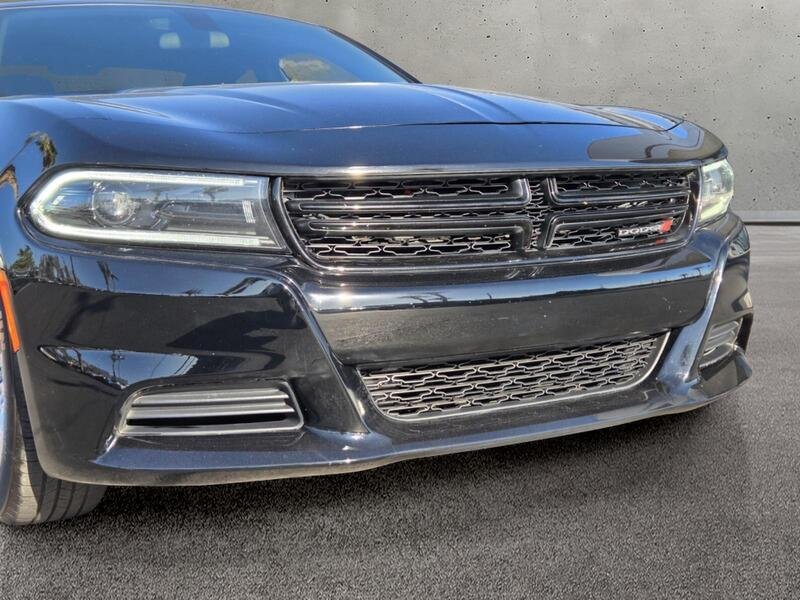 Used 2023 Black Dodge SXT image 9