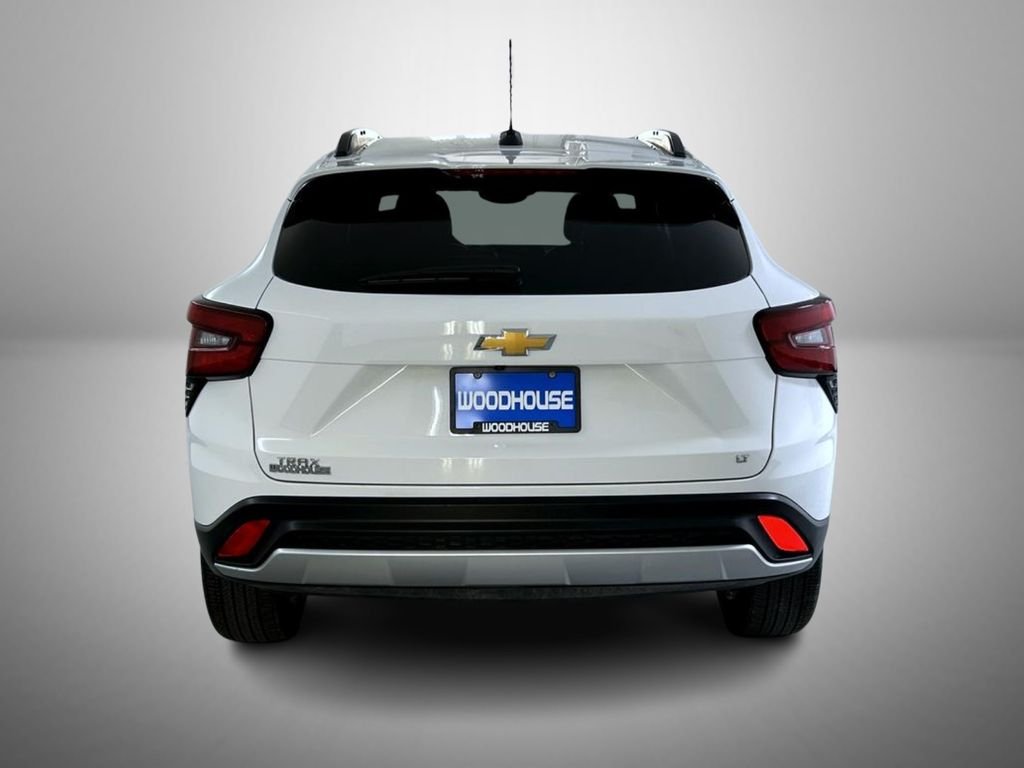 Used 2025 White Chevrolet LT image 6