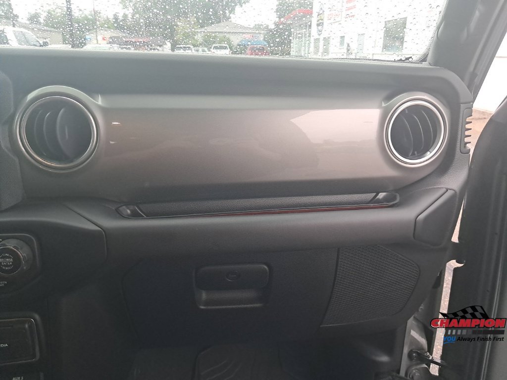 Used 2020 Gray Jeep Unlimited Sahara image 23