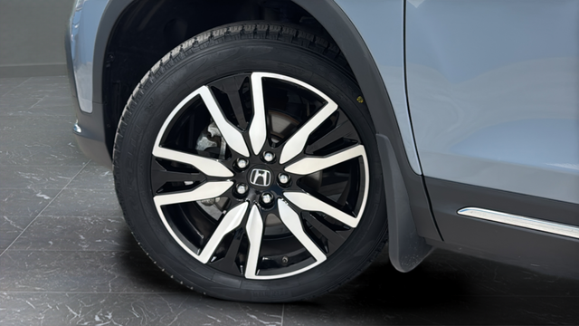 Used 2022 Gray Honda Touring image 30
