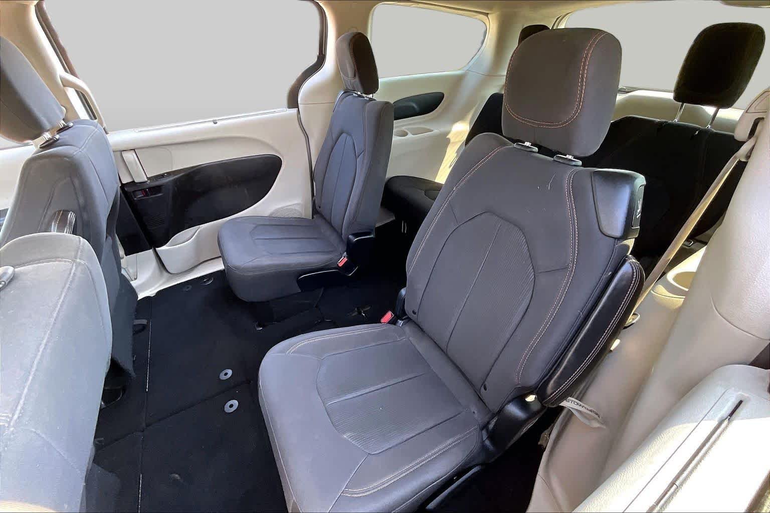 Used 2019 Billet Silver Metallic Clearcoat Chrysler Touring Plus image 19