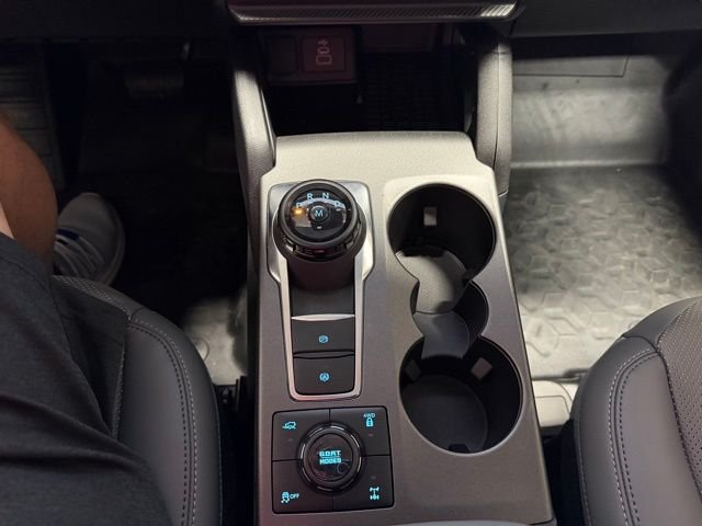 New 2025 Velocity Blue Metallic Ford Badlands® image 35