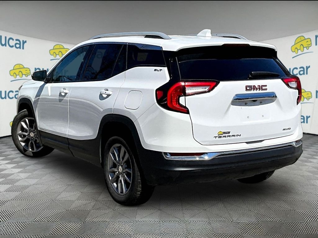 Used 2024 White GMC SLT image 4