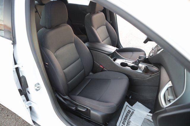Used 2024 Summit White Chevrolet LT image 16