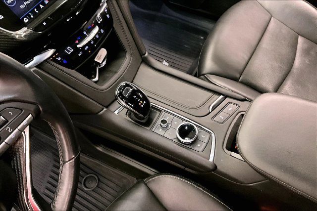 Used 2024 Crystal White Tricoat Cadillac Sport image 17