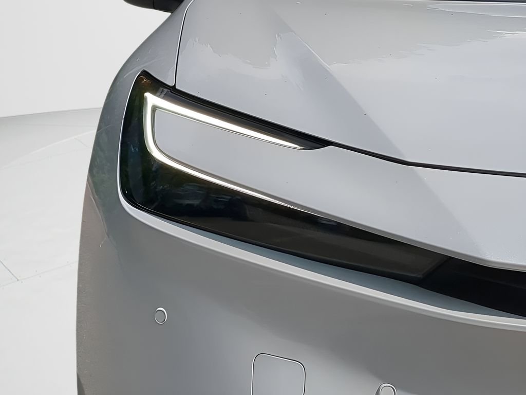 2025 Toyota Prius XSE - Photo 10