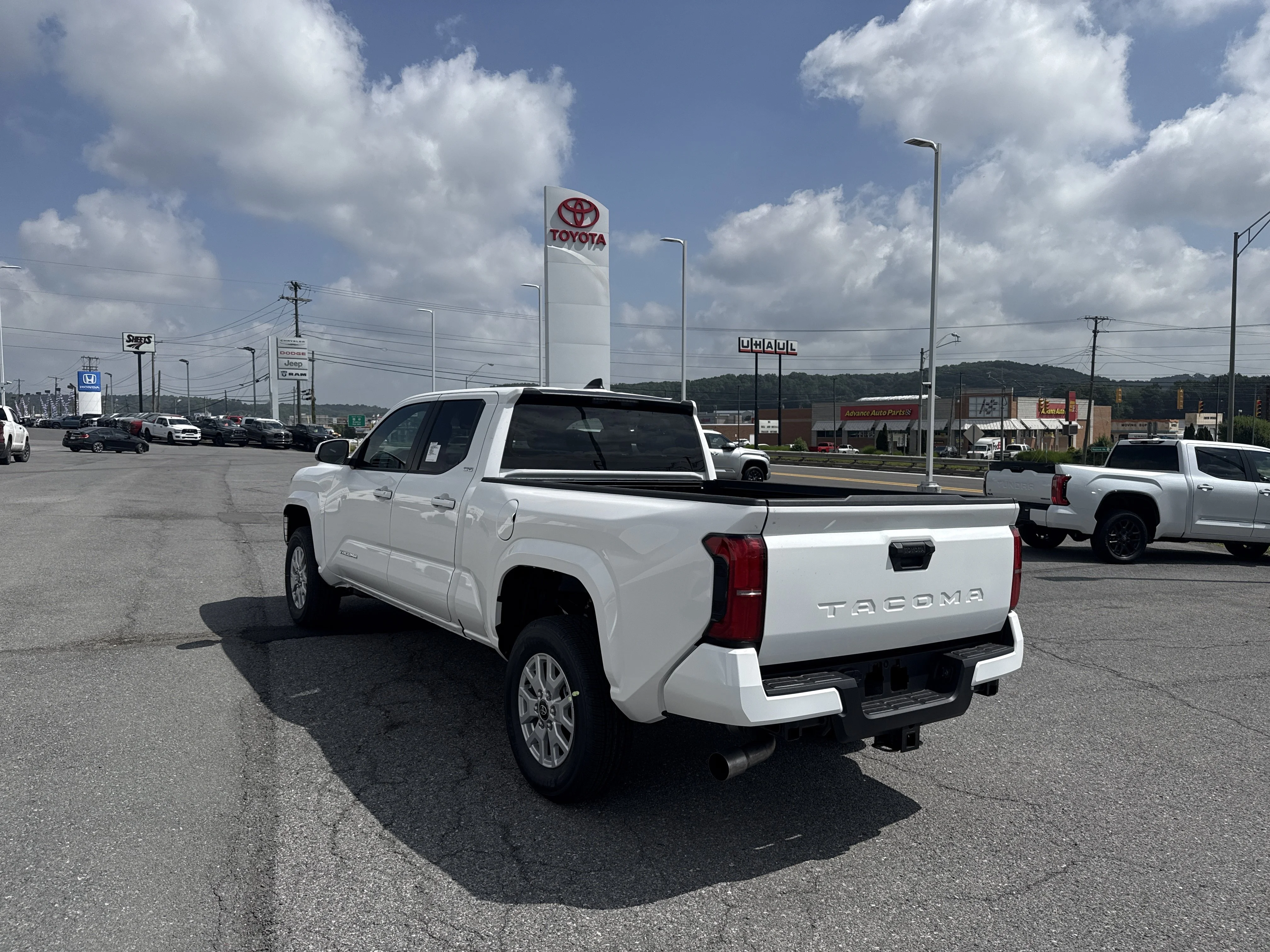 New 2026 Ice Cap Toyota SR5 image 4