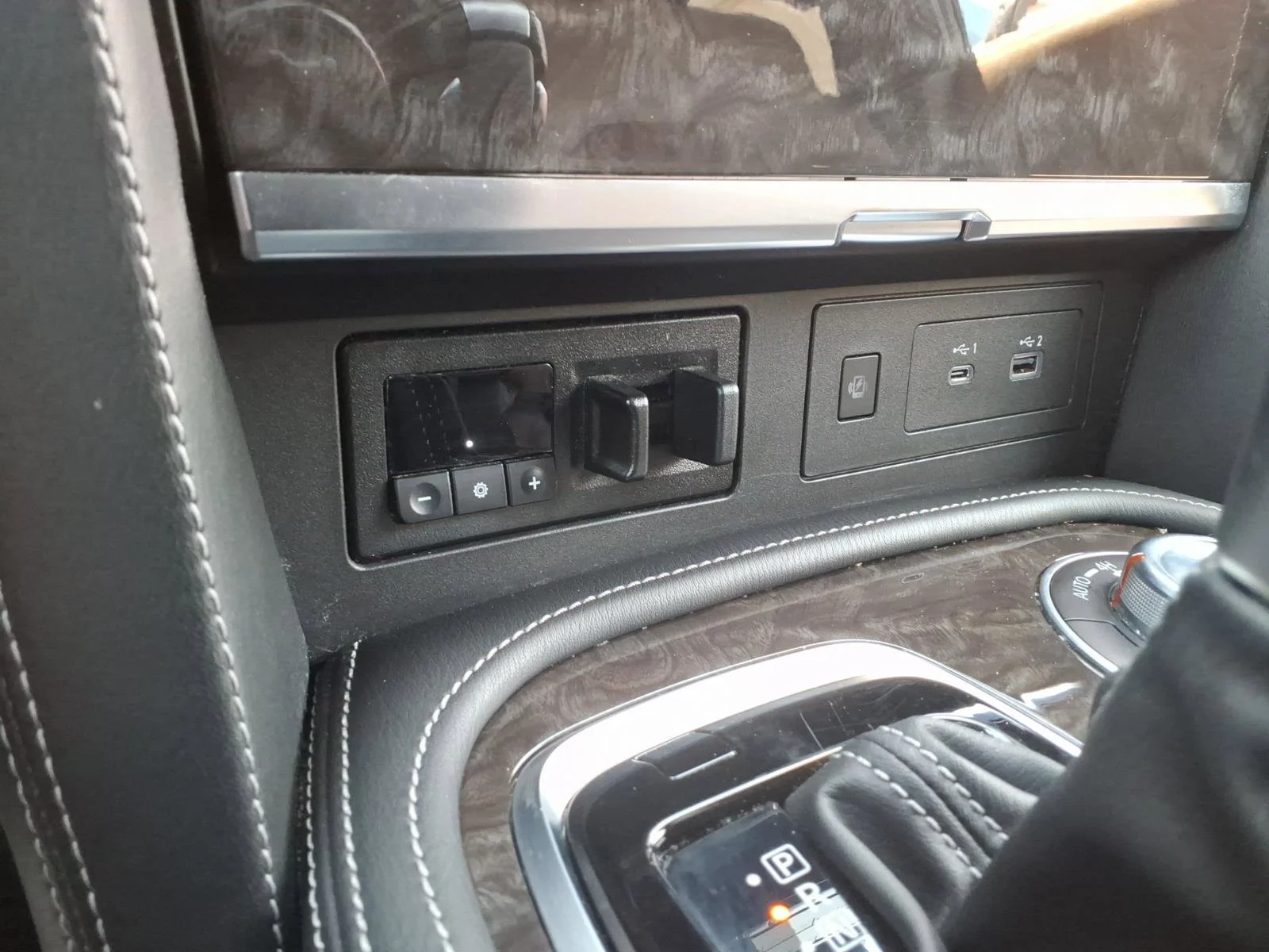 Used 2023 Aspen White Tricoat Nissan Platinum image 29