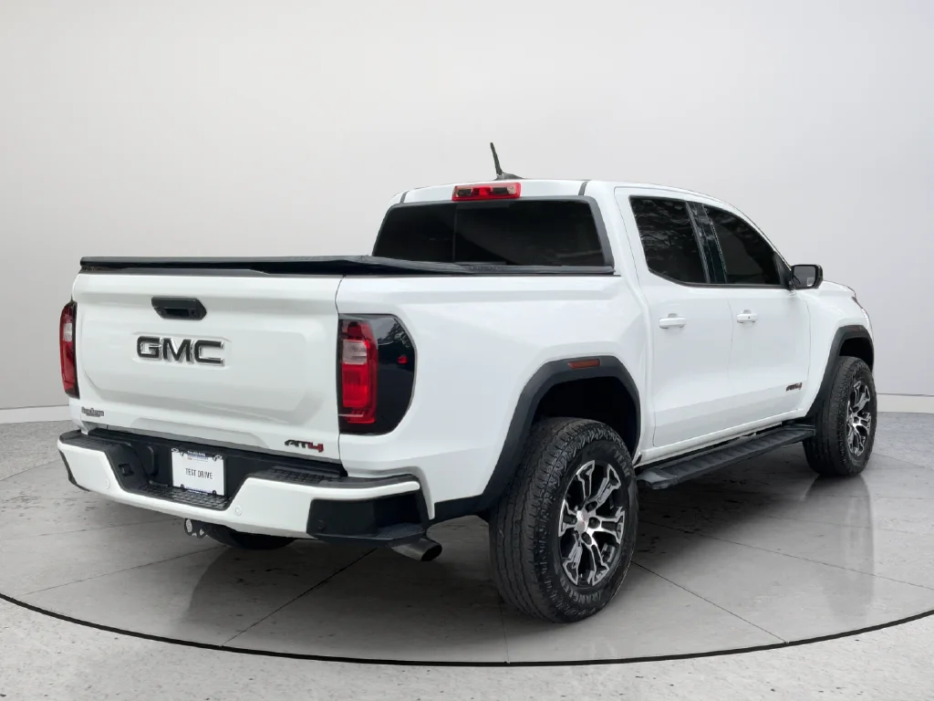 Used 2024 White GMC AT4 image 6