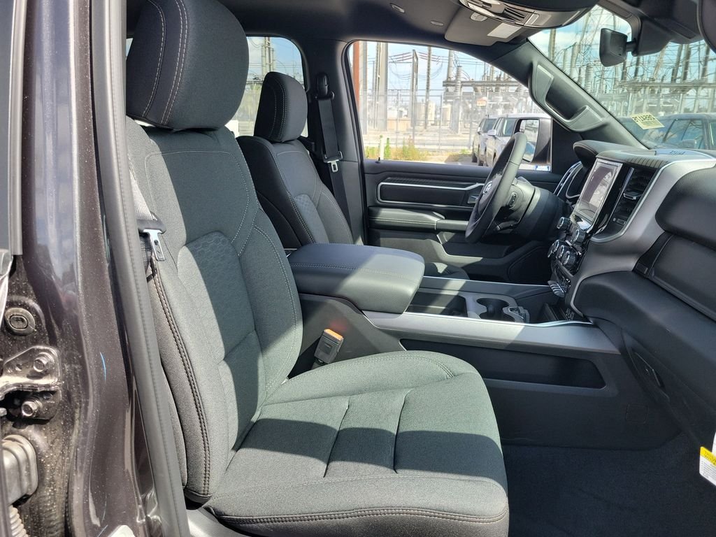 New 2026 Granite Crystal Metallic Clear-Coat Exterior Paint RAM Big Horn/Lone Star image 17