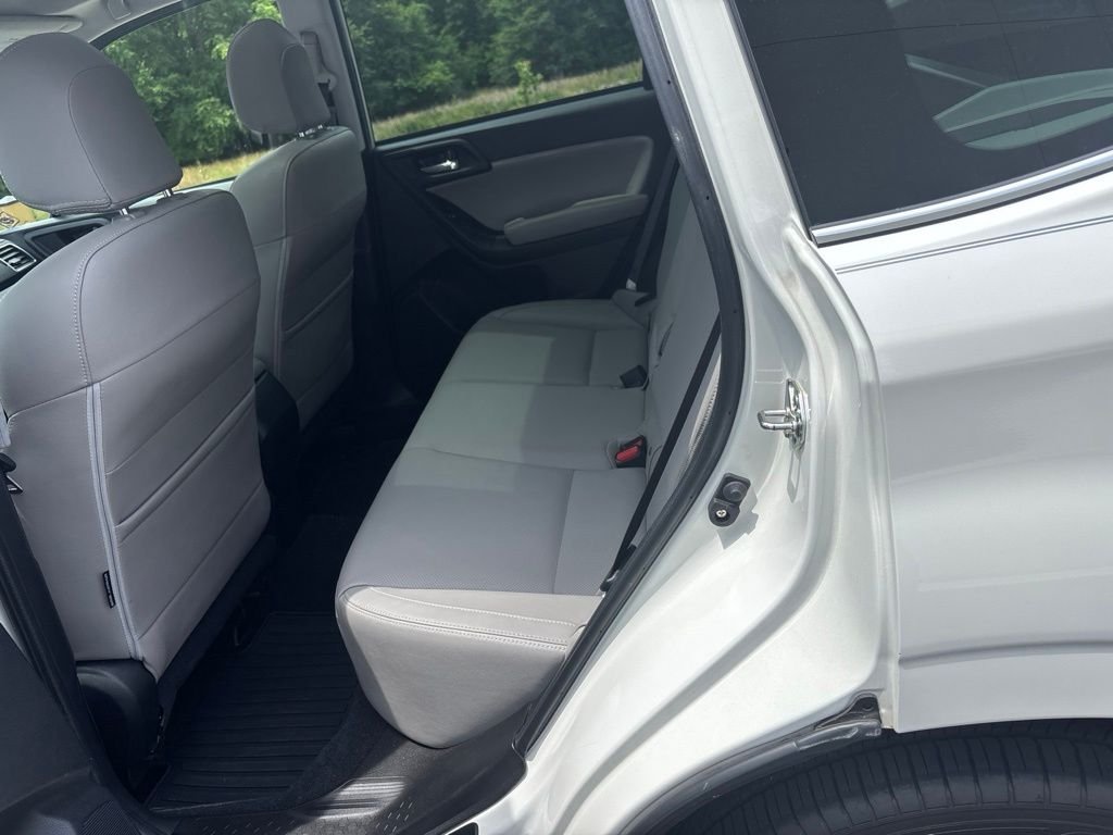 Used 2018 Crystal White Pearl Subaru 2.5i Limited image 7