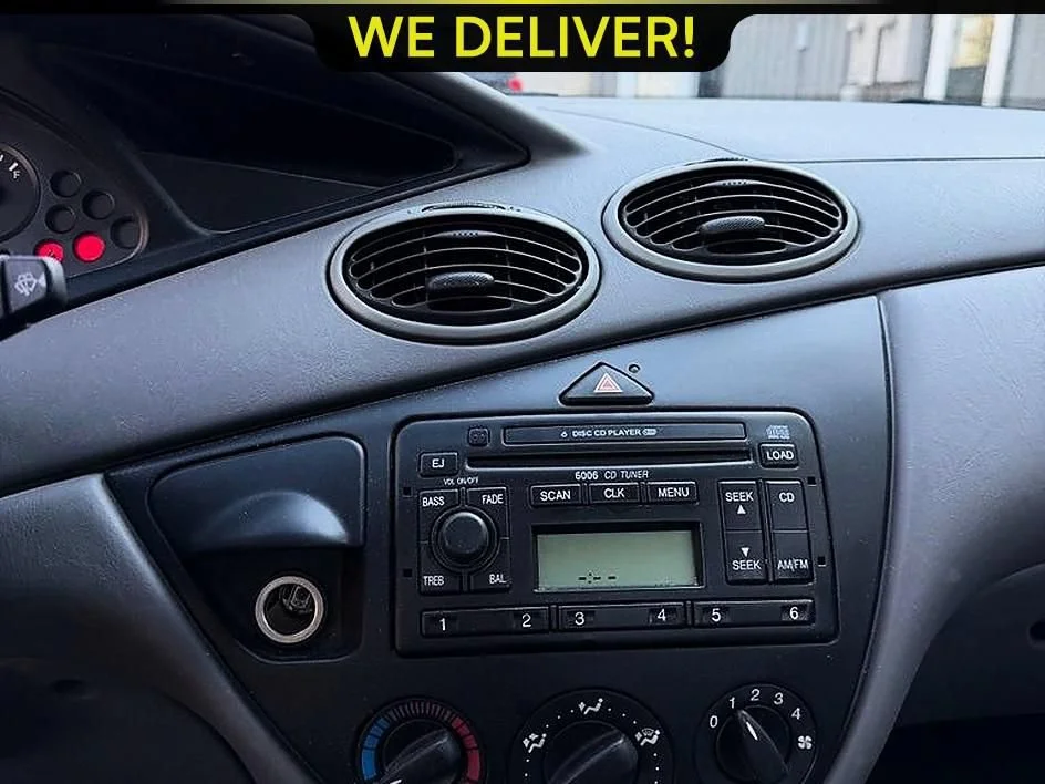 Used 2002 Silver Ford SE Base image 13