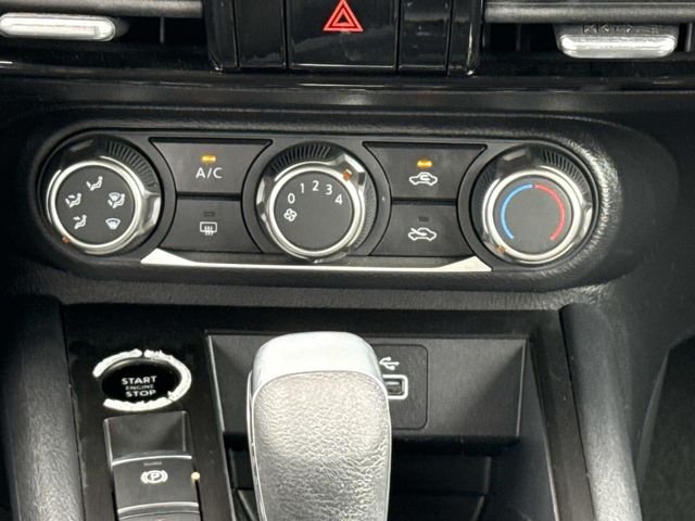Used 2025 Brown Nissan S image 19
