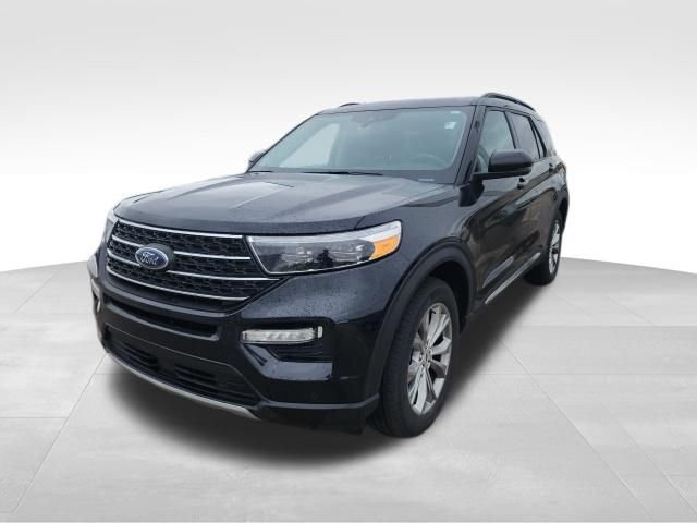 2023 Ford Explorer XLT 4WD's photo