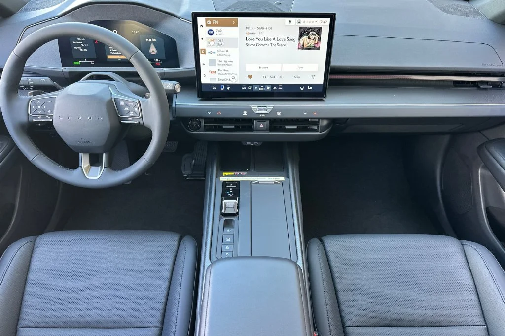 2026 Lexus ES Hybrid 350h Premium AWD - Photo 13