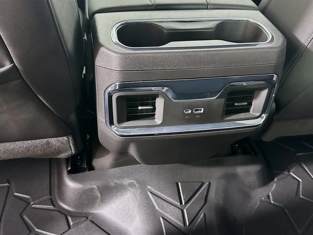 Used 2025 Red GMC SLT image 29