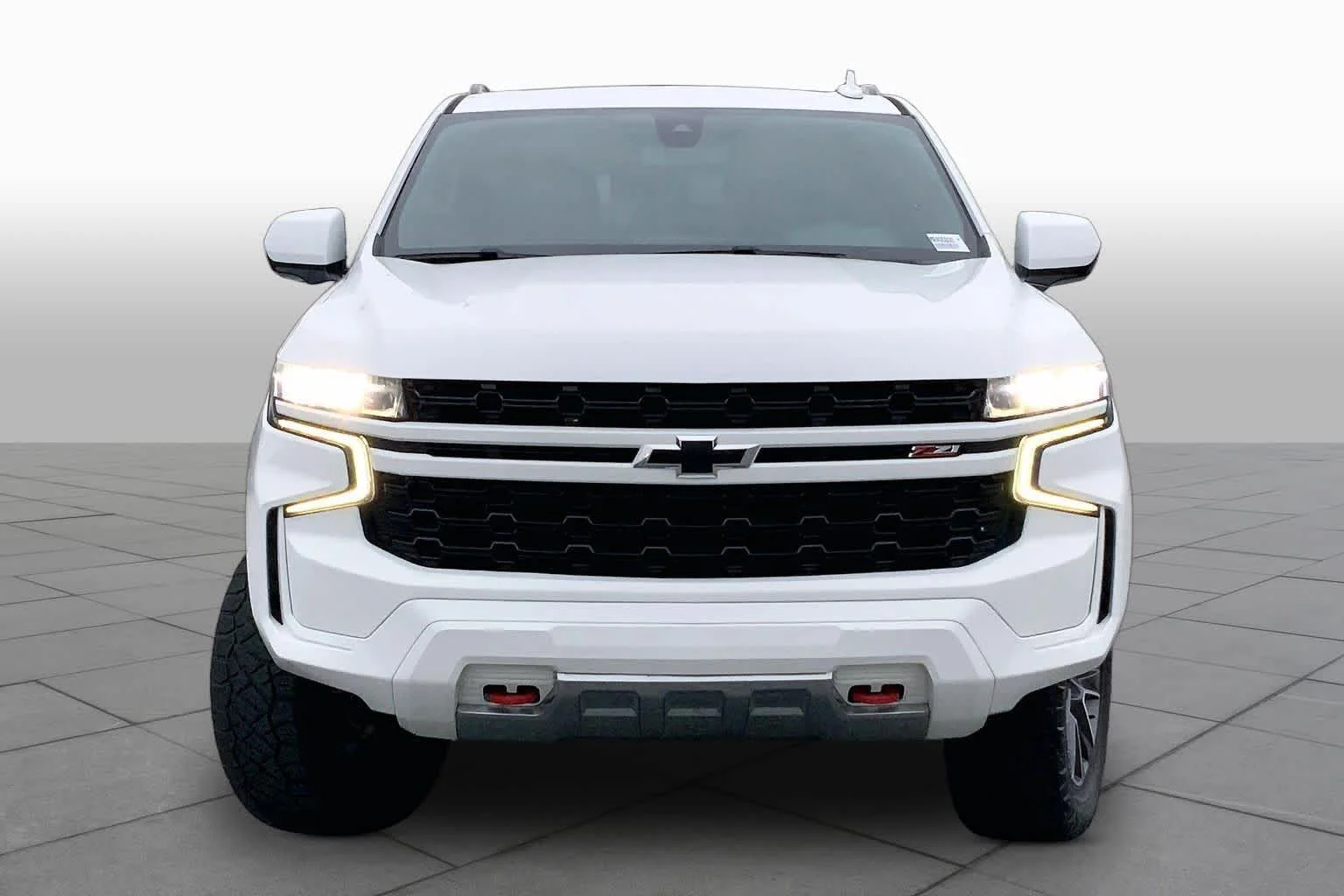 Used 2021 Summit White Chevrolet Z71 image 4