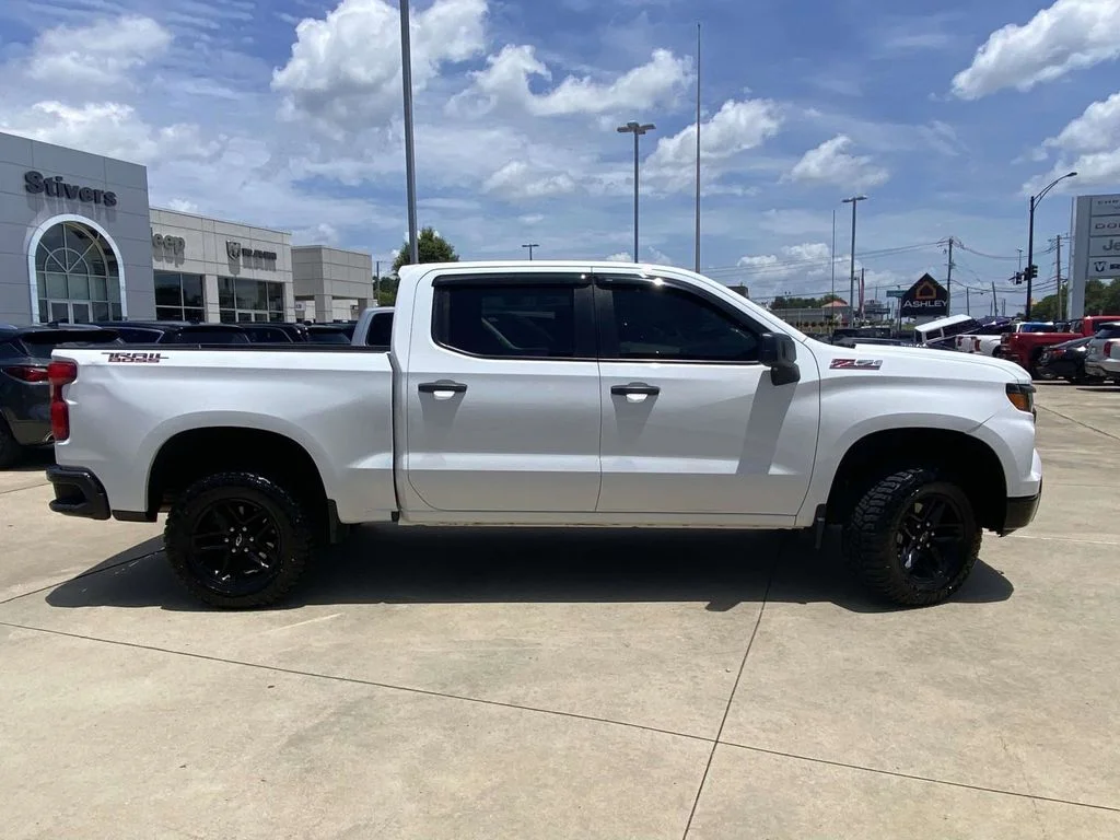 Used 2024 White Chevrolet Custom Trail Boss image 11