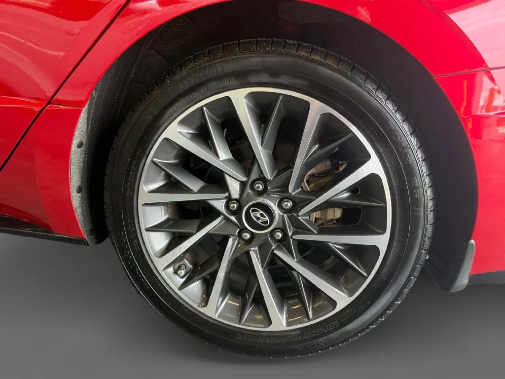 Used 2021 Red Hyundai Limited image 17