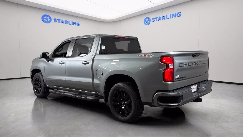 Used 2023 STERLING GRAY METALLIC Chevrolet RST image 5