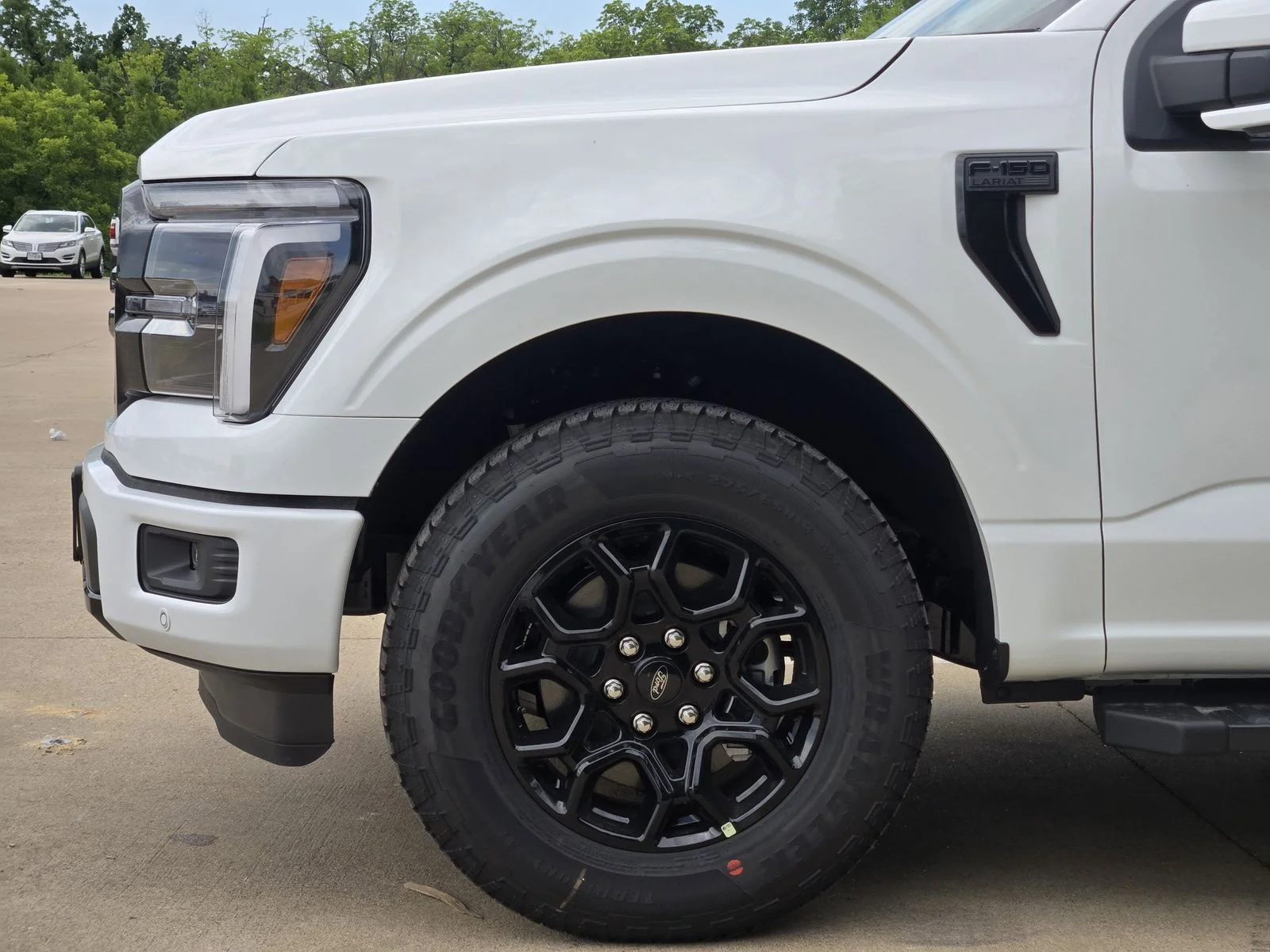 New 2026 Oxford White Ford Lariat® image 6