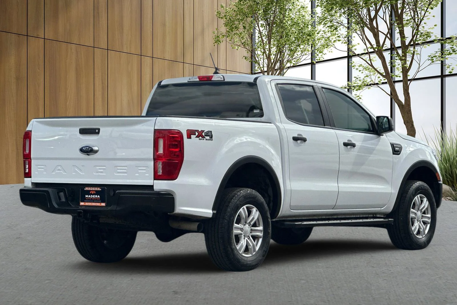 Used 2021 White Ford XL image 4