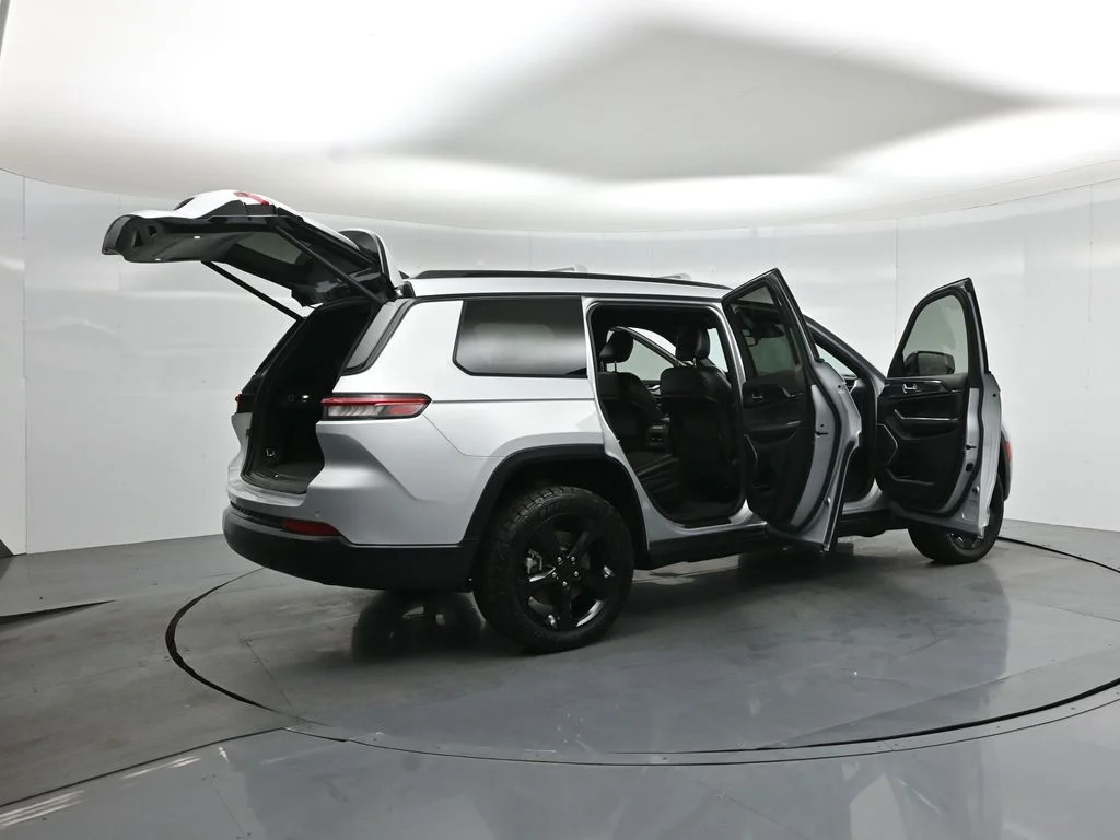 Certified Used 2021 Silver Jeep Altitude image 6