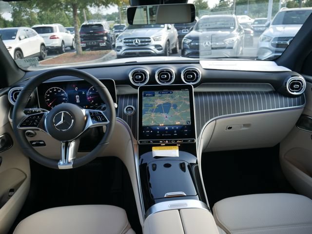 New 2026 Polar White Mercedes-Benz GLC 300 image 30